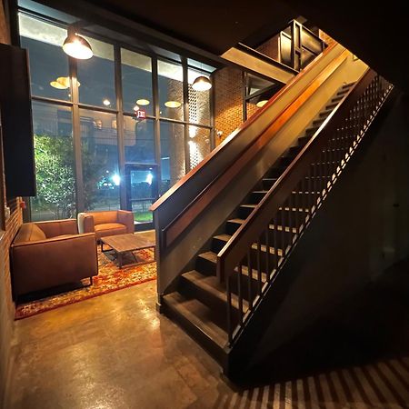 Classified Moto - The Frank Room Richmond Exteriör bild