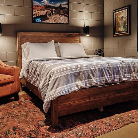 Classified Moto - The Frank Room Richmond Exteriör bild