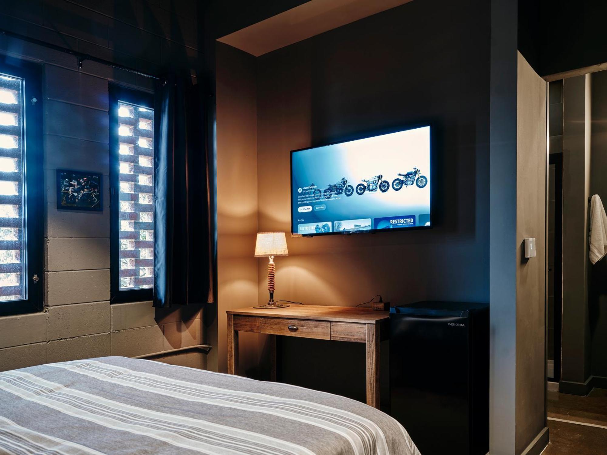 Classified Moto - The Frank Room Richmond Exteriör bild
