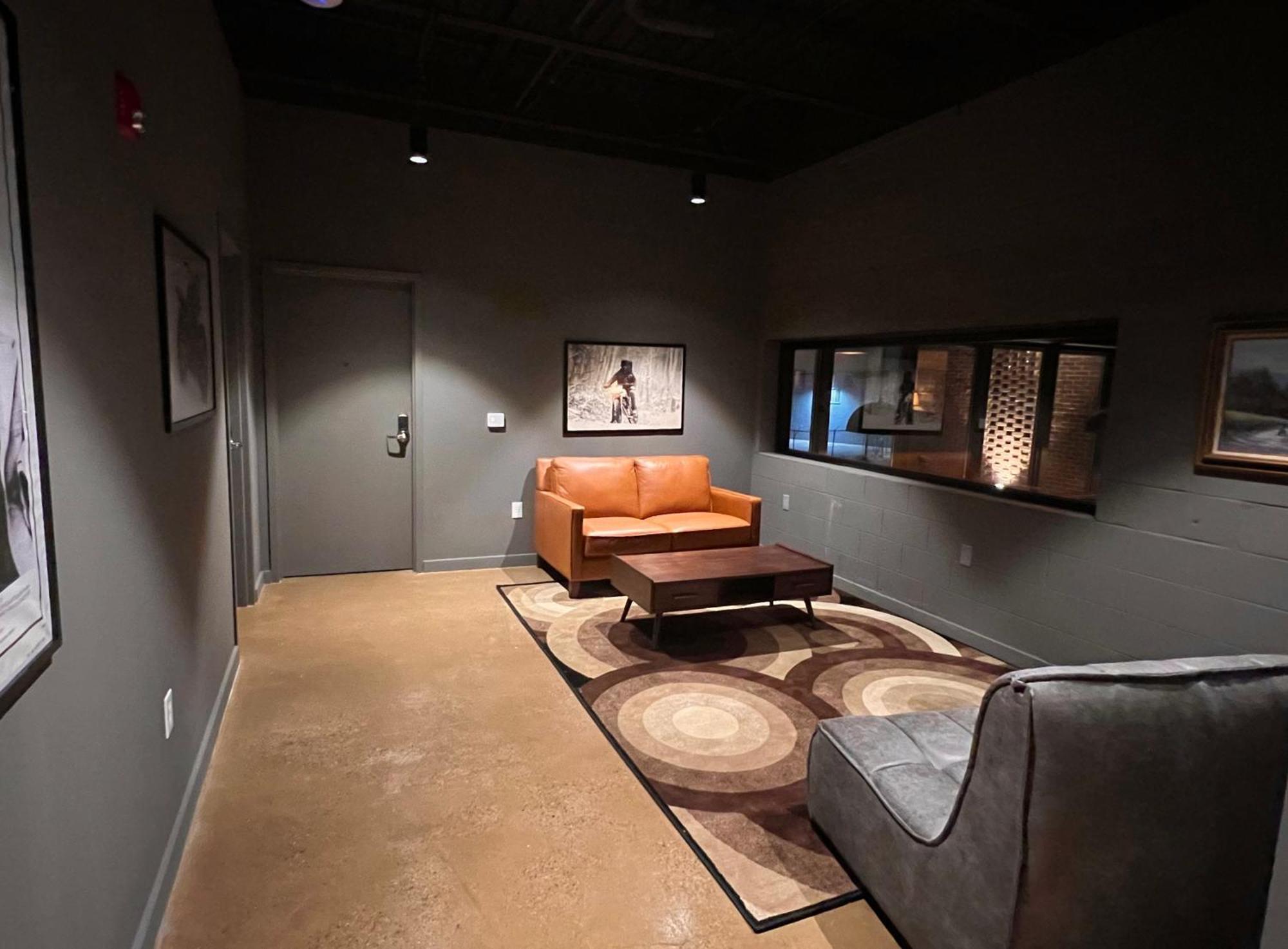Classified Moto - The Frank Room Richmond Exteriör bild