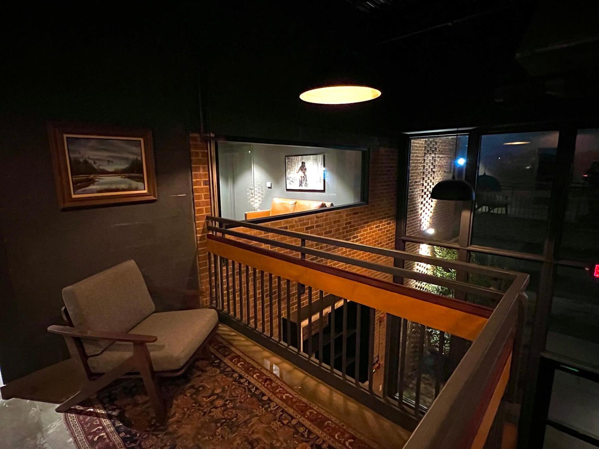 Classified Moto - The Frank Room Richmond Exteriör bild