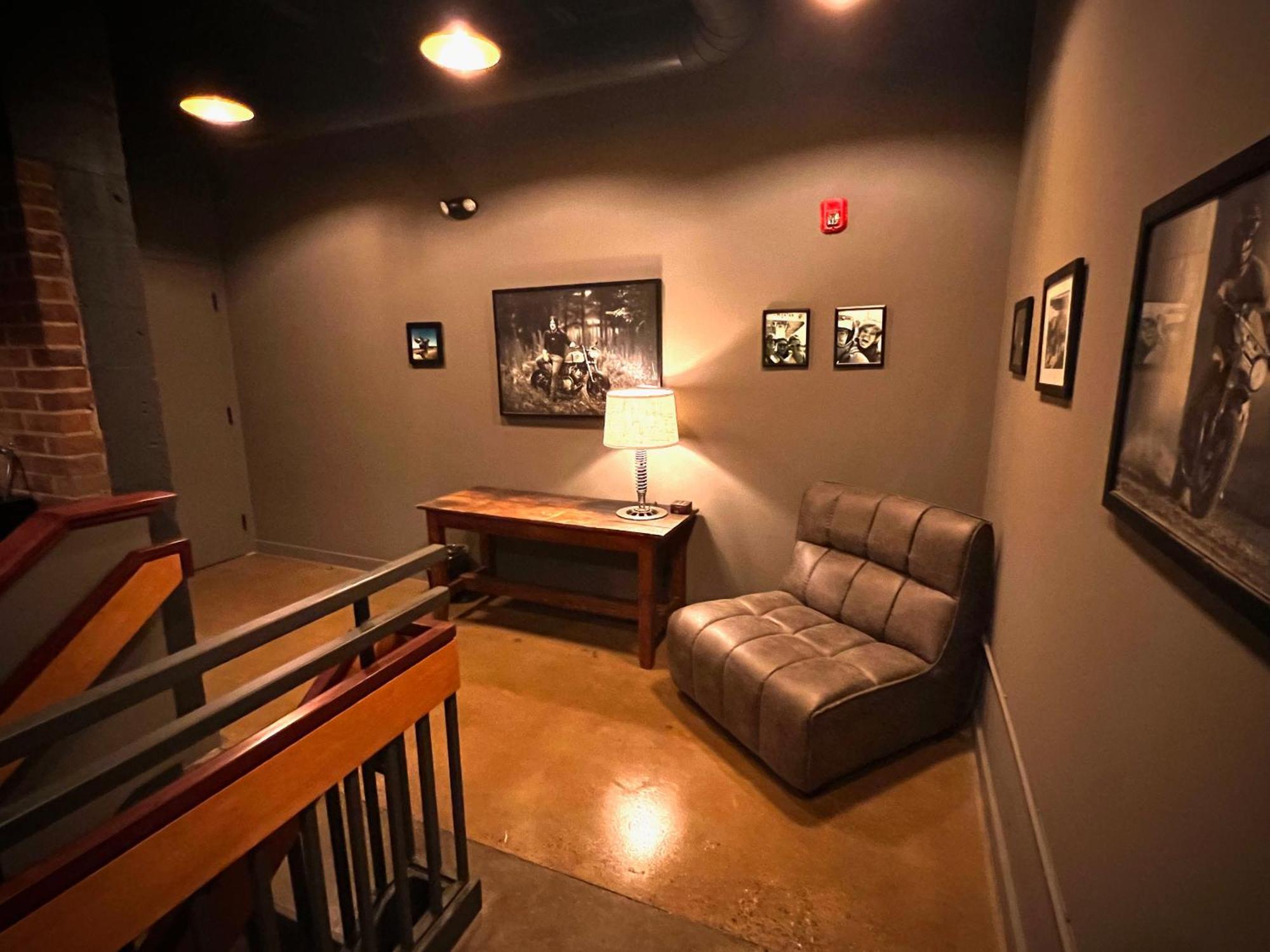 Classified Moto - The Frank Room Richmond Exteriör bild