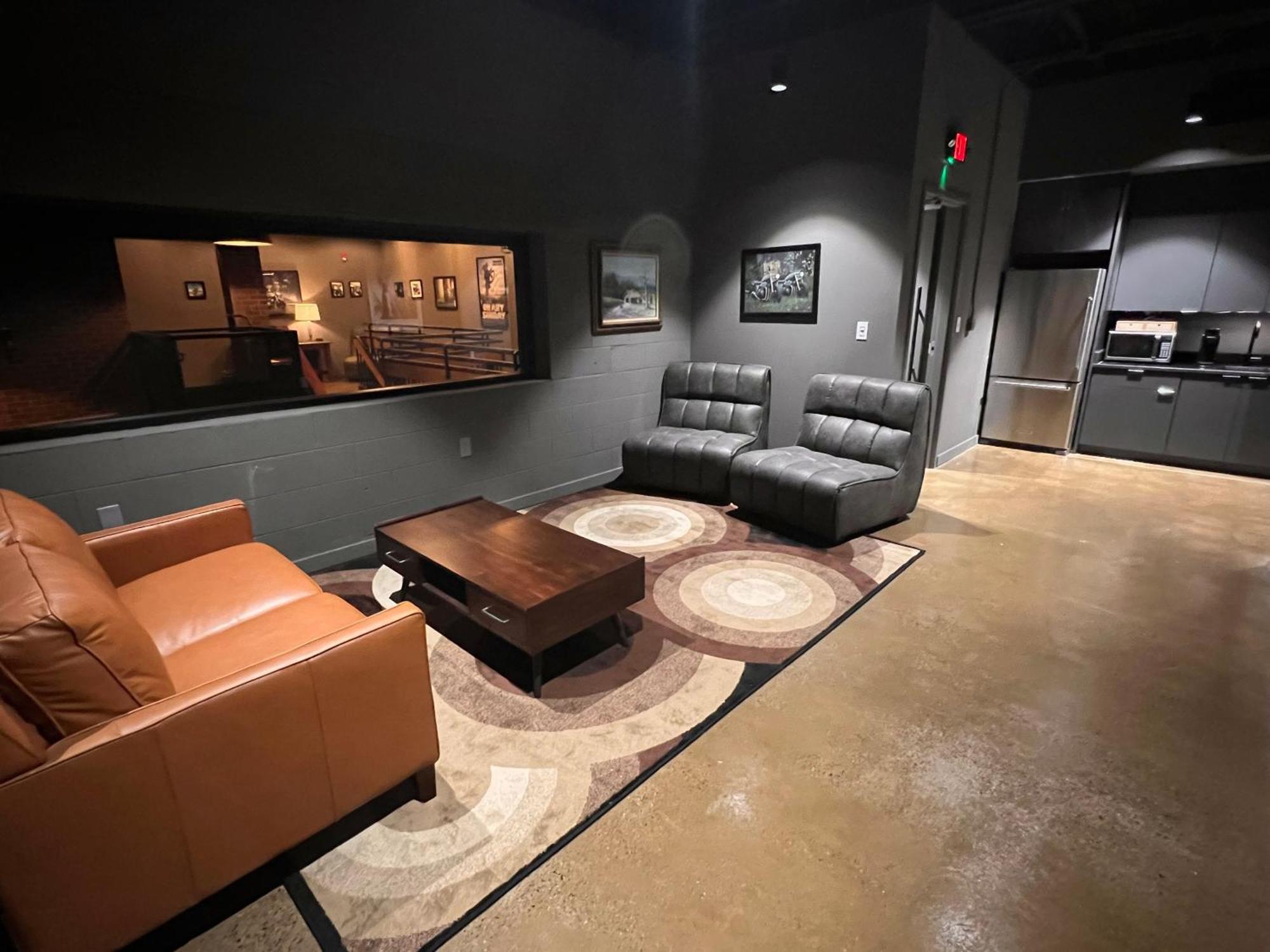 Classified Moto - The Frank Room Richmond Exteriör bild